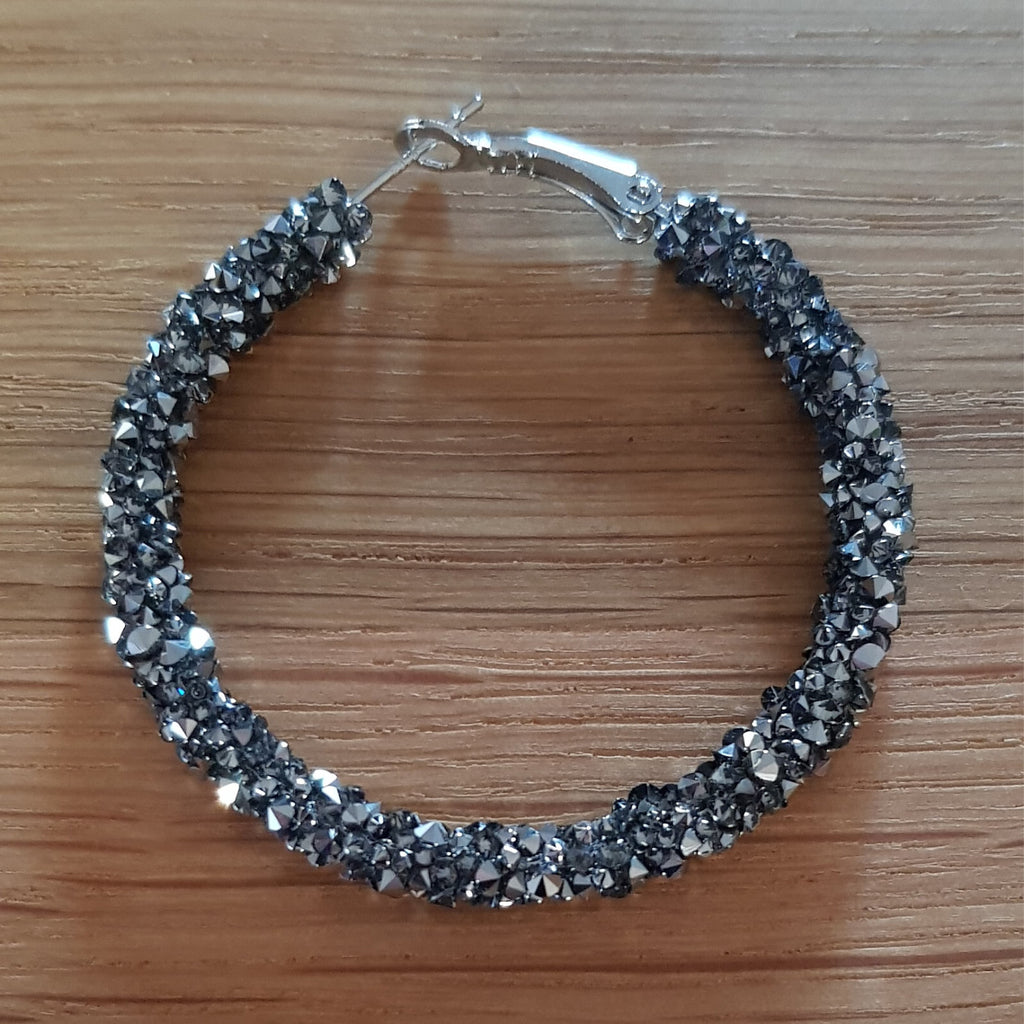 Schwarz-silberne Strass-Creolen aus Edelstahl