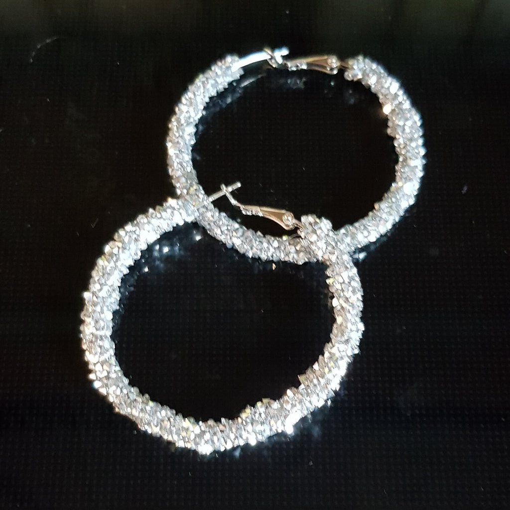 Silberne Strass-Creolen aus Edelstahl