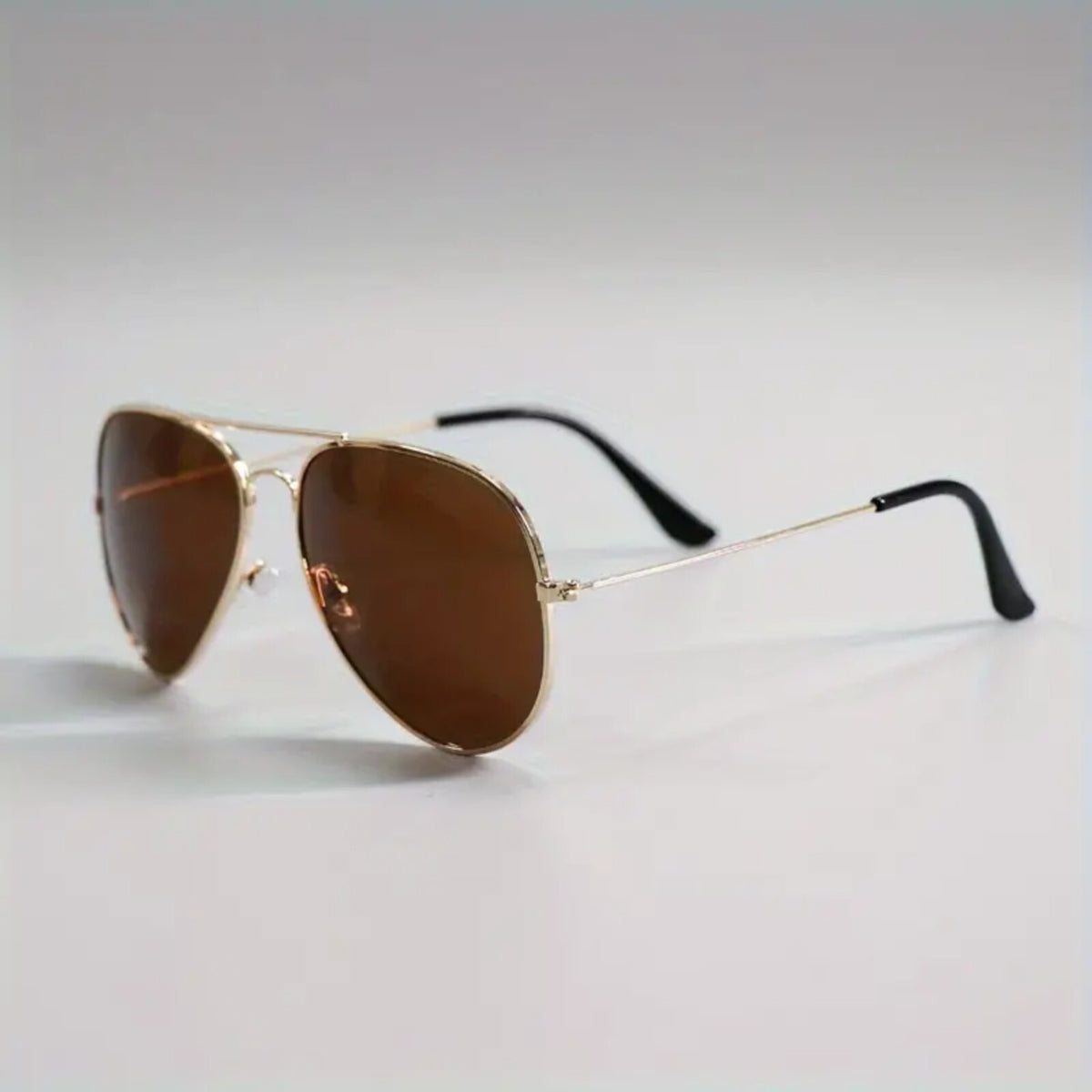 Gold-braune Piloten-Sonnenbrille