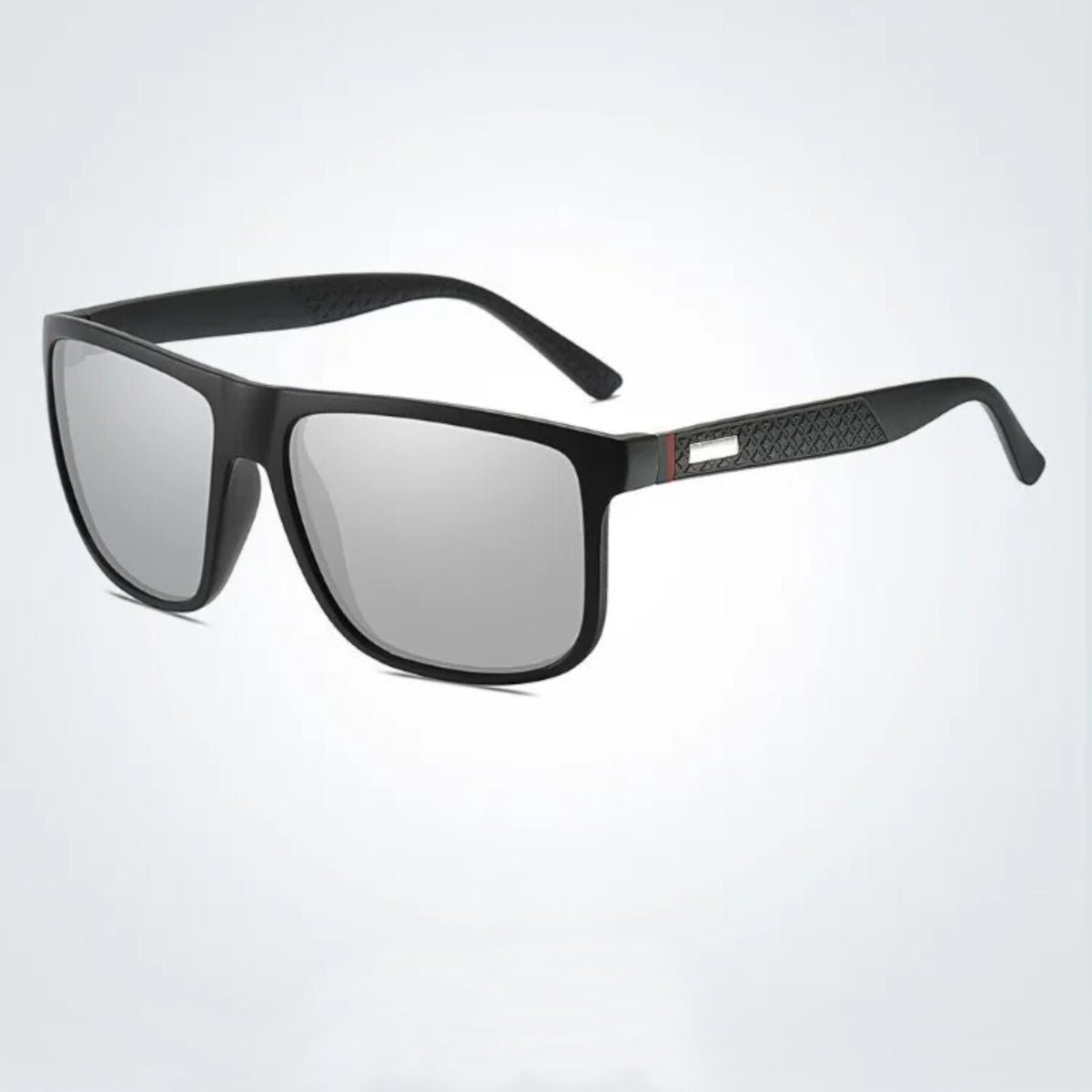Matt-schwarze Sonnenbrille mit silbernen Spiegelgläsern