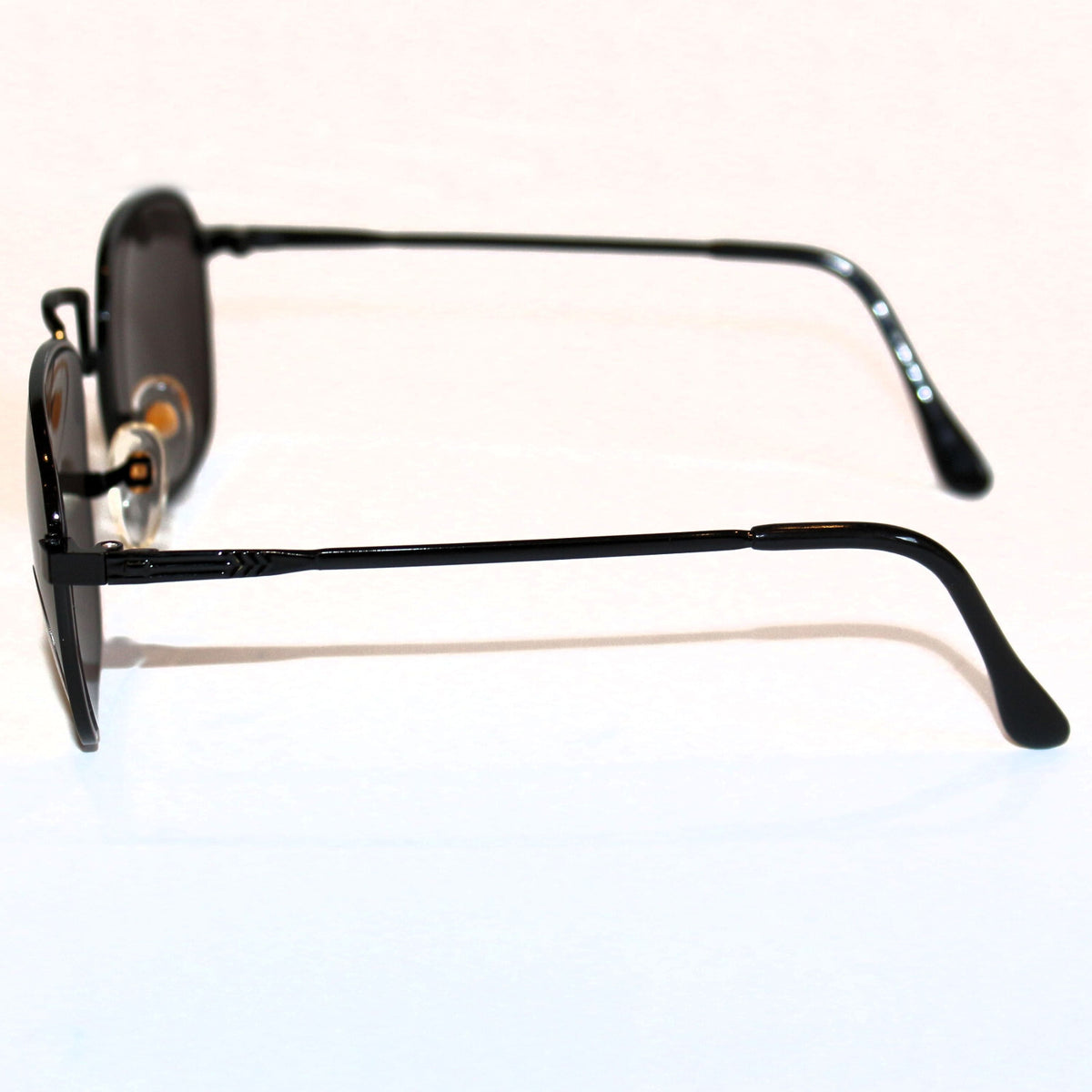 Schwarz-goldene Vintage-Retro-Sonnenbrille Unisex