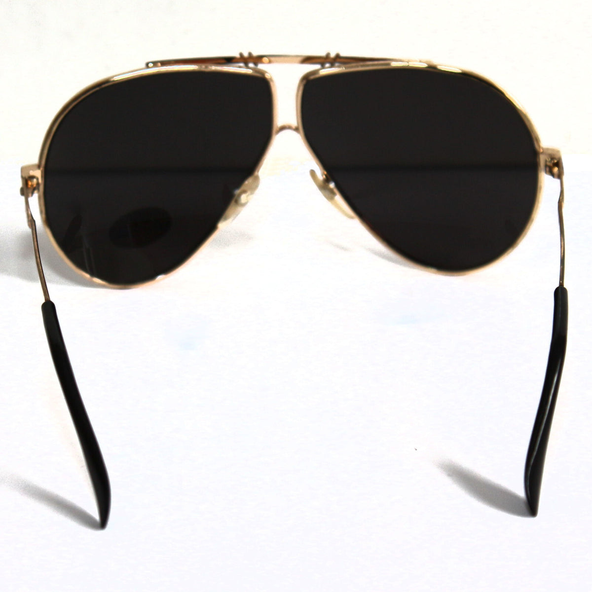 Gold-schwarze Piloten-Sonnenbrille im Porsche-Stil