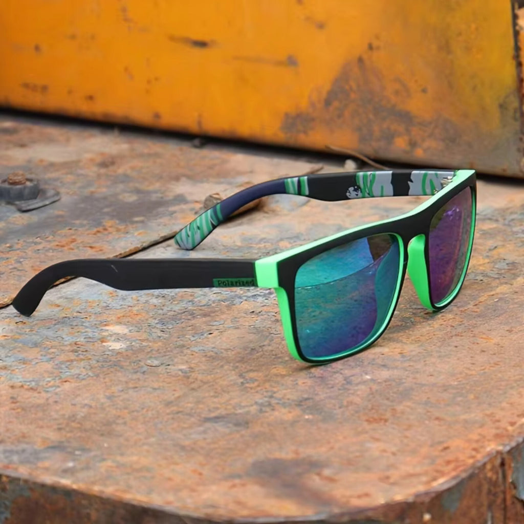 Schwarz-grüne polarisierte Sonnenbrille verspiegelt