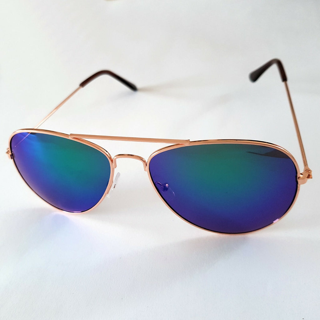 Rotgoldene Piloten-Sonnenbrille mit grün-blauen Spiegelgläsern