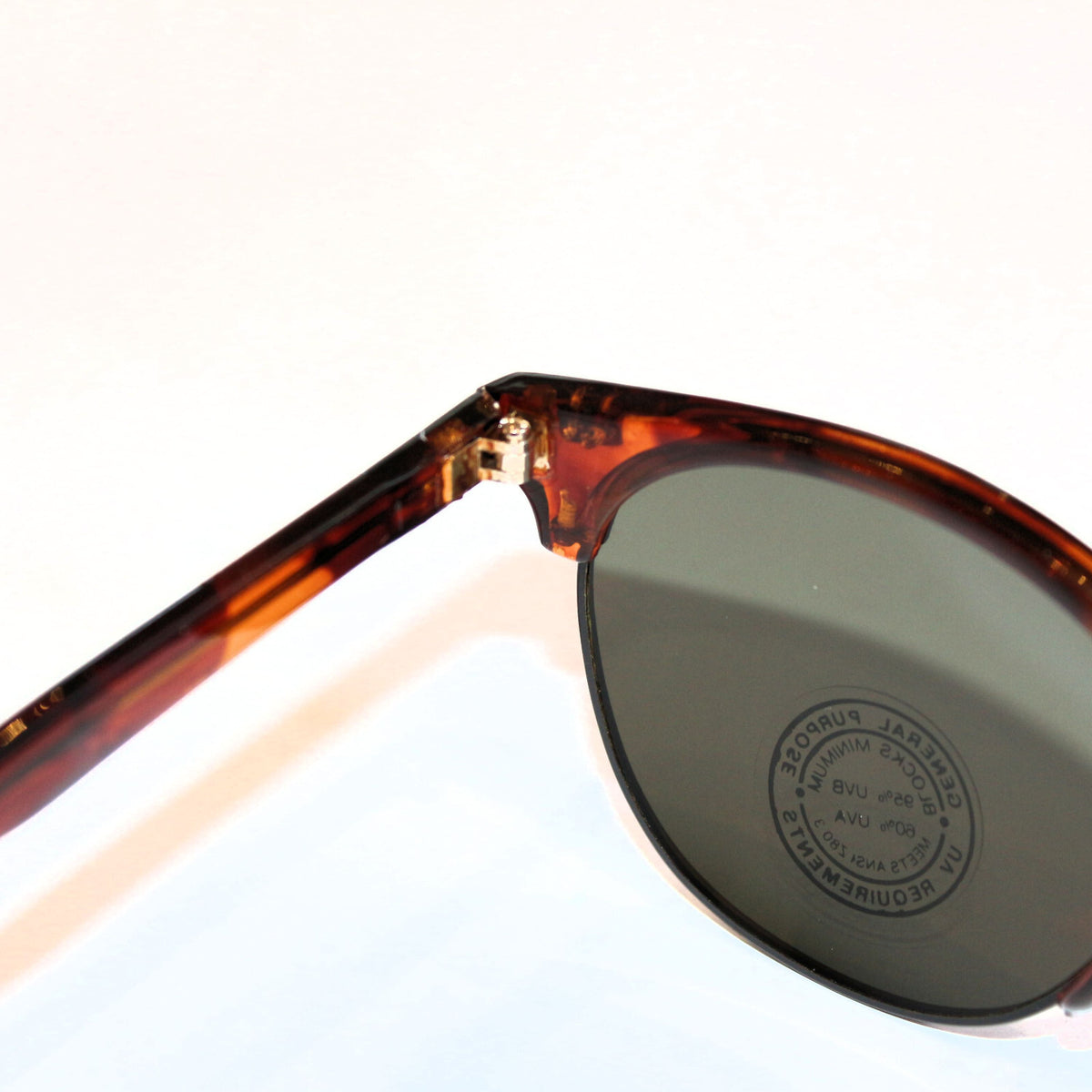 Braune Vintage-Retro-Sonnenbrille im Unisex-Design