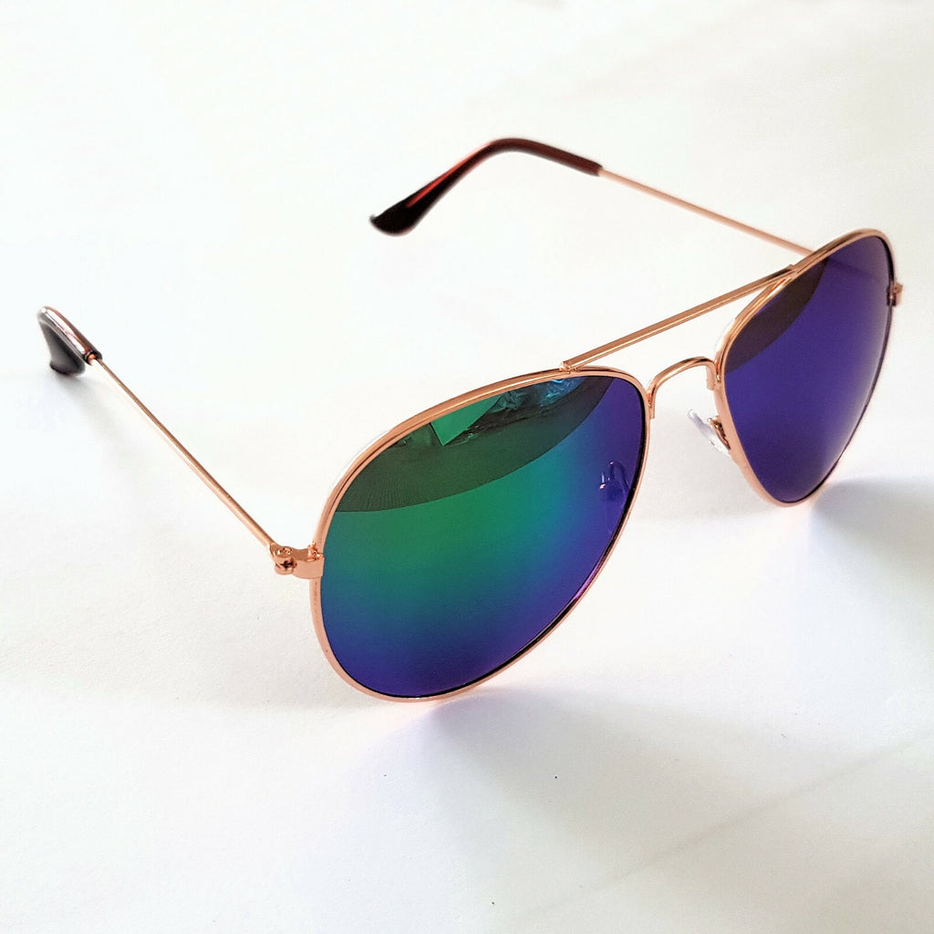 Rotgoldene Piloten-Sonnenbrille mit grün-blauen Spiegelgläsern