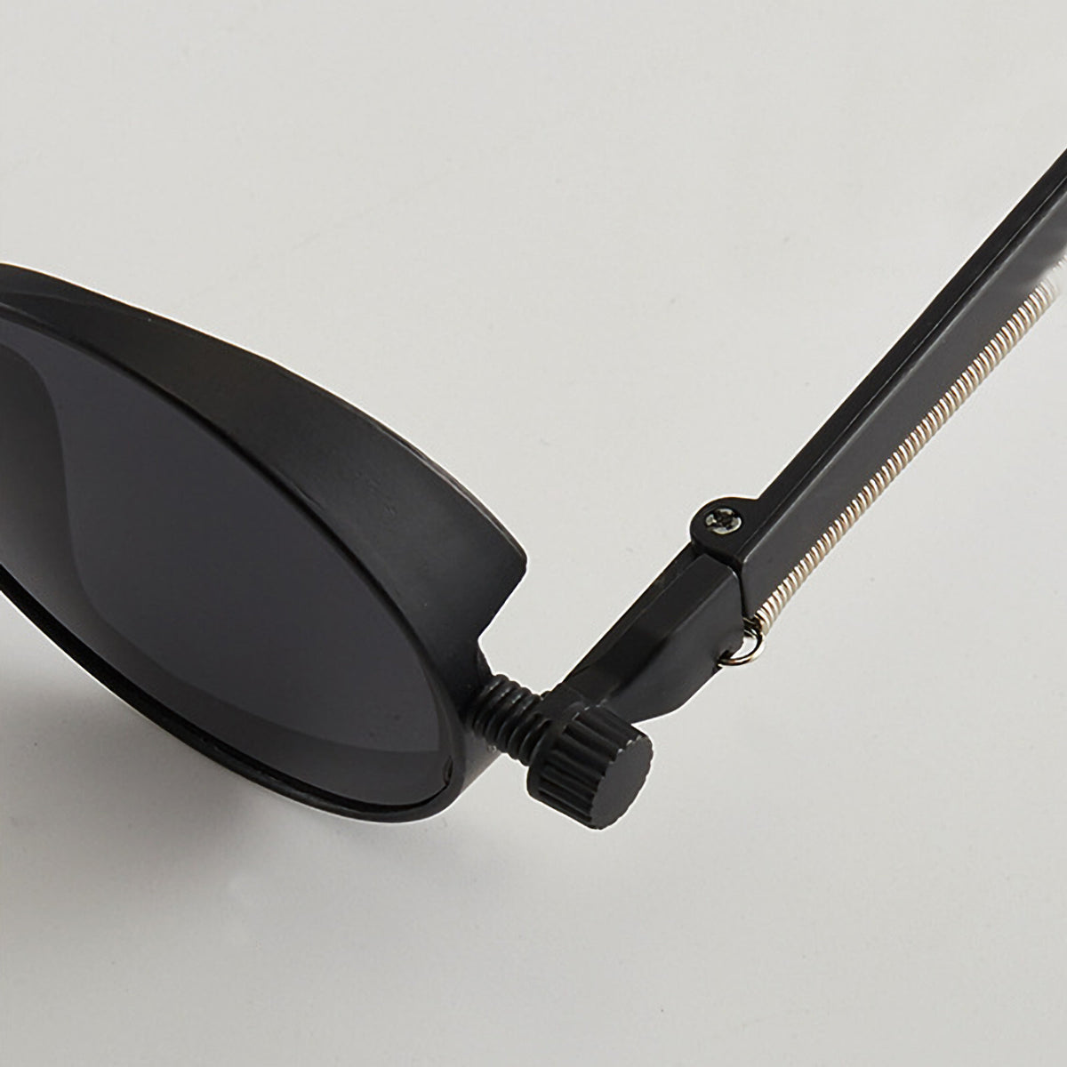 Runde schwarze Steampunk-Sonnenbrille aus Kunststoff