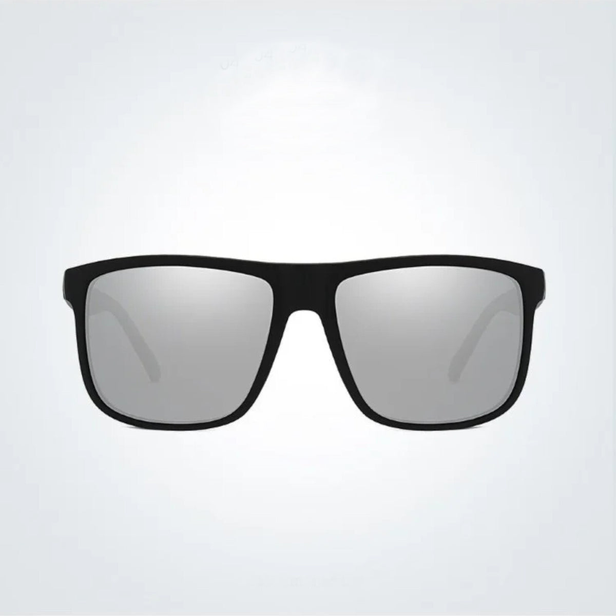 Matt-schwarze Sonnenbrille mit silbernen Spiegelgläsern