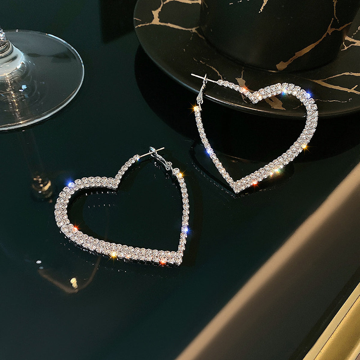Silberne Strass-Herz-Creolen aus Edelstahl