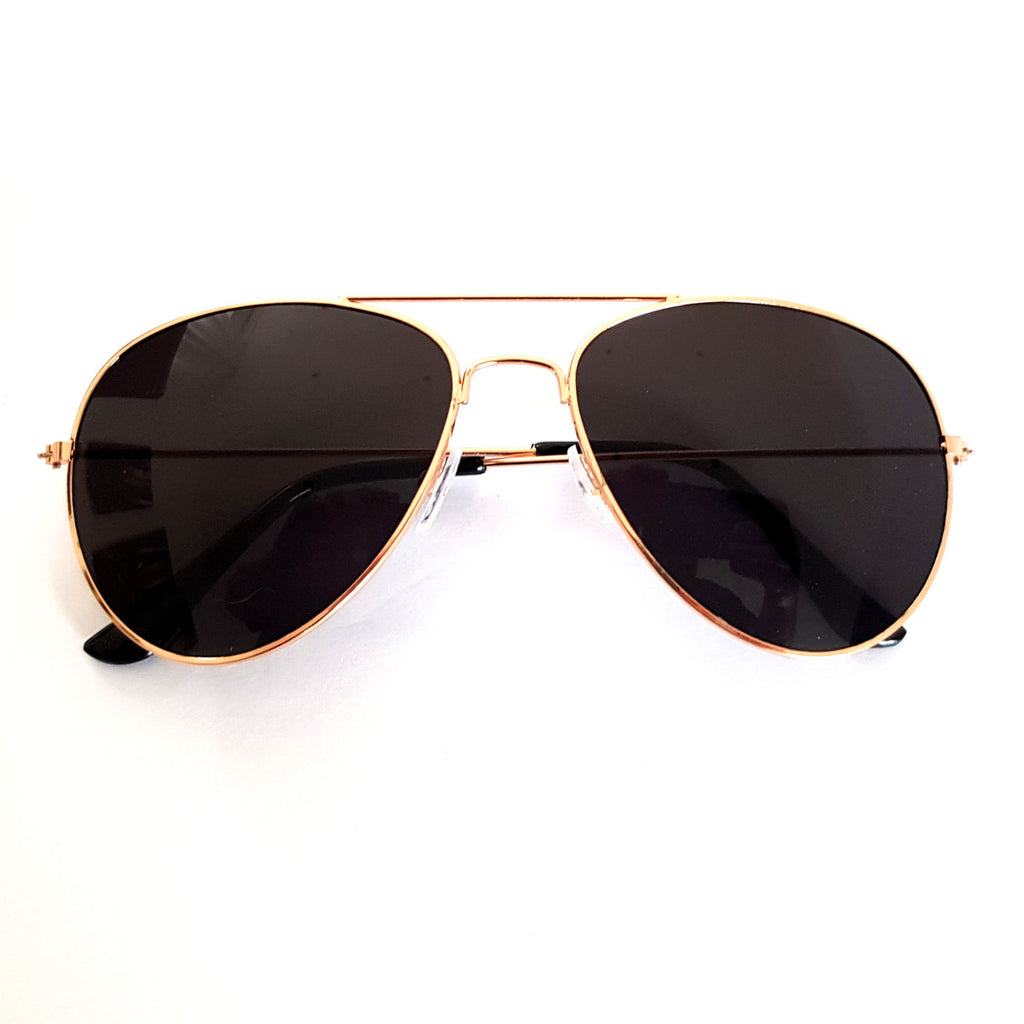 Kupferfarbene Piloten-Sonnenbrille mit dunklen Gläsern