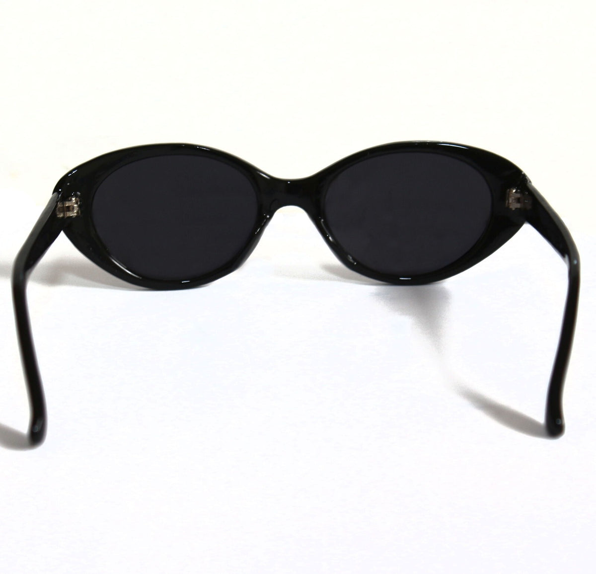 Schwarze Cat-Eye-Sonnenbrille mit Strass