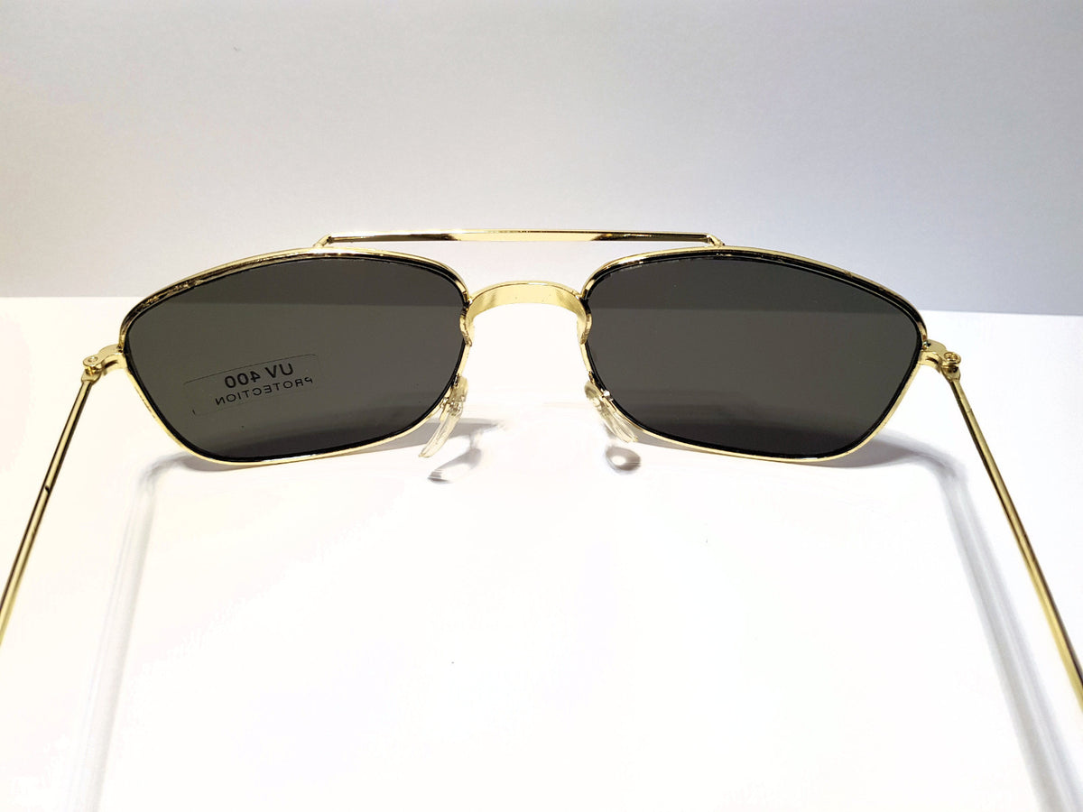 Gold-schwarze Piloten-Sonnenbrille im Porsche-Stil