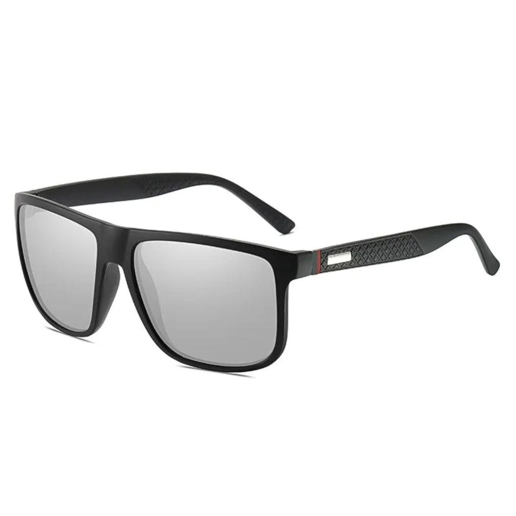 Matt-schwarze Sonnenbrille mit silbernen Spiegelgläsern