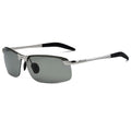 Silberne selbsttönende Matrix-Sonnenbrille mit Halbrand