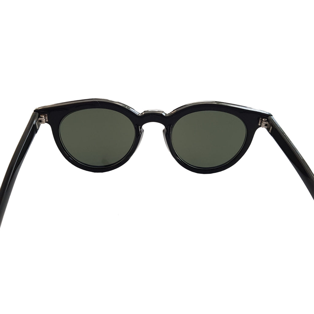 Schwarze Cat-Eye-Sonnenbrille matt und glänzend