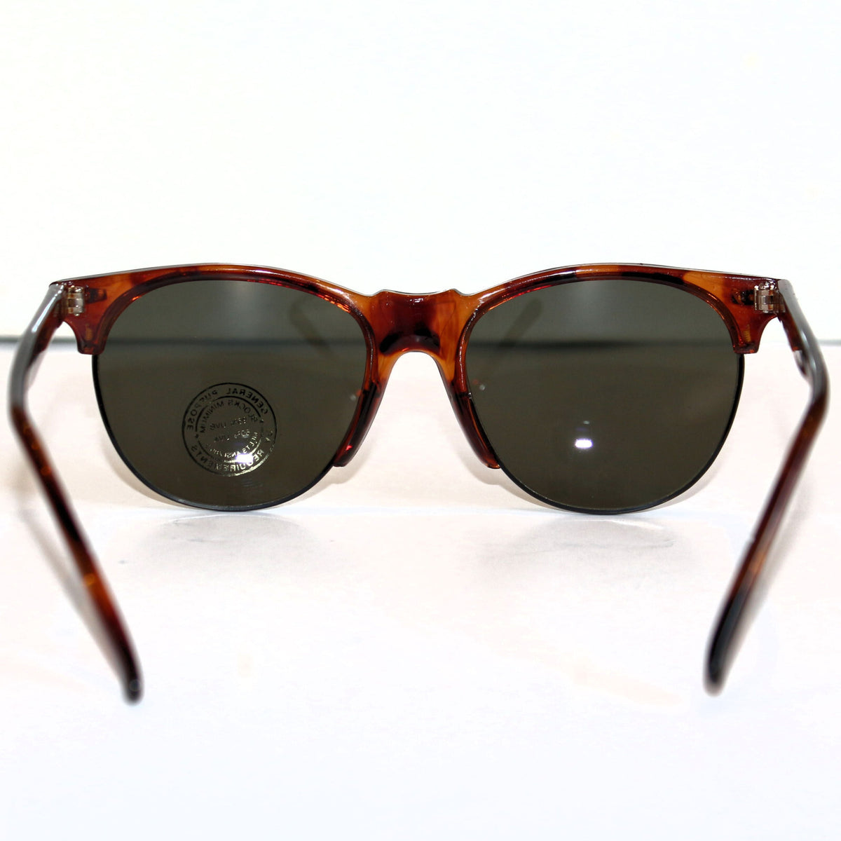 Braune Vintage-Retro-Sonnenbrille im Unisex-Design