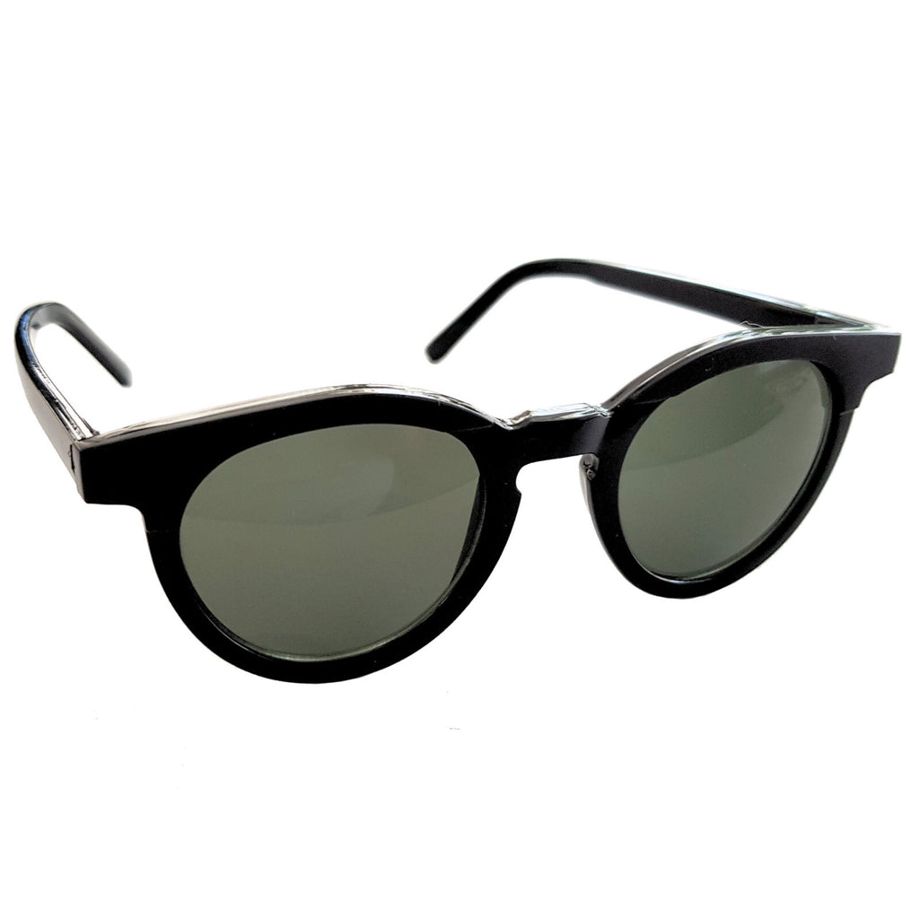Schwarze Cat-Eye-Sonnenbrille matt und glänzend